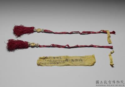 图片[2]-Pair of threaded silk purple tassel ornaments with gold and pearls, Qing dynasty, 18th c., work of the Muslim regions-China Archive